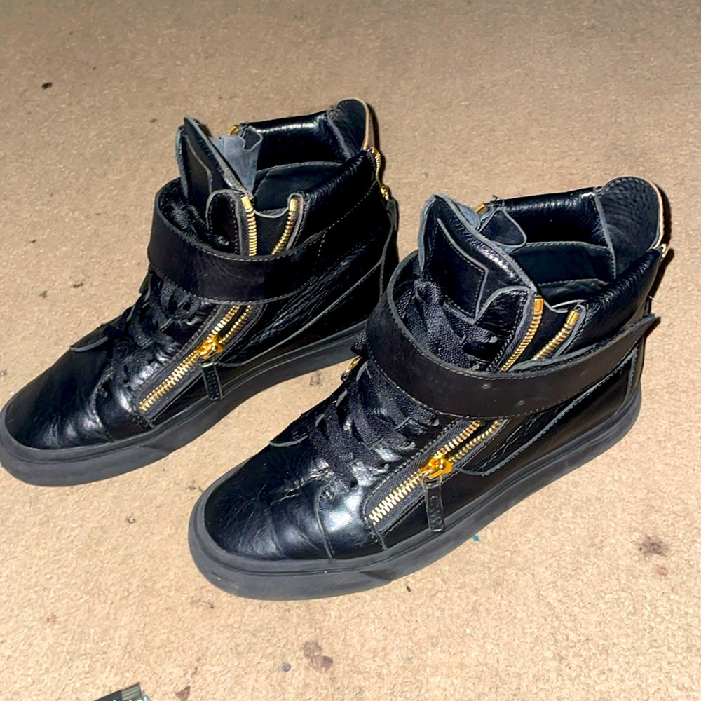 Giuseppe Zanotti Men's 40 Black Leather High Top Gold Eagle London Sneaker 4GZ88